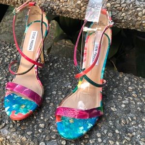 ❌ SOLD ❌ NEW Steve Madden Strappy Heels!